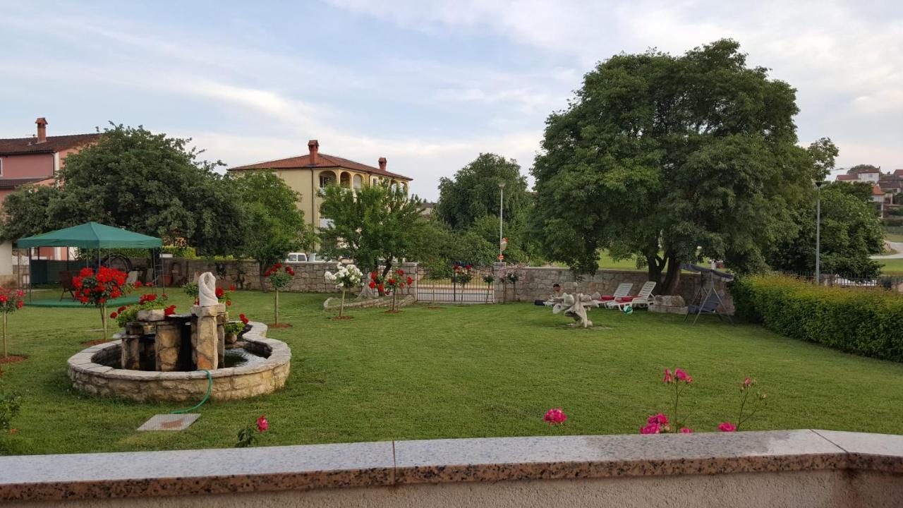 Villa Linet Funtana Exterior photo